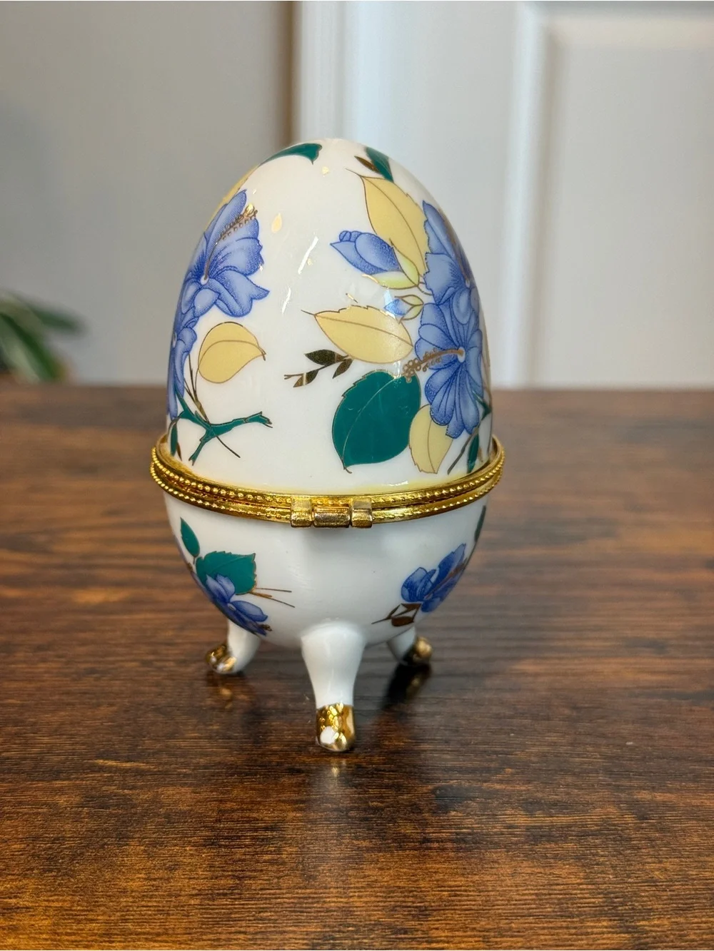 N/A gorgeous egg